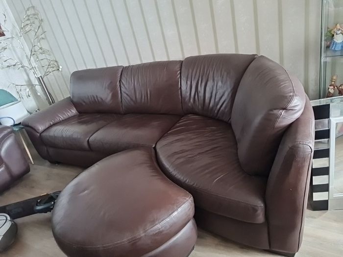 leather suite