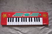 Piano/keyboard.