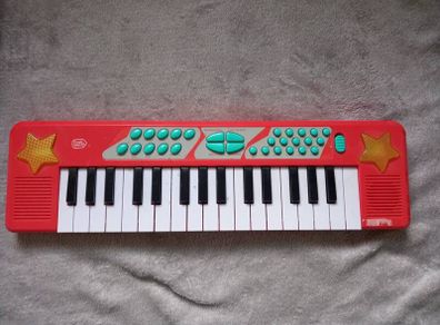 Piano/keyboard.