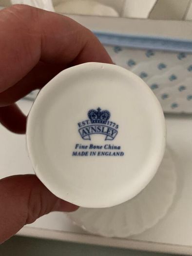 Aynsley Fine Bone China Set of 8 Coffee Cups & Saucers