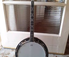 Tenor banjo