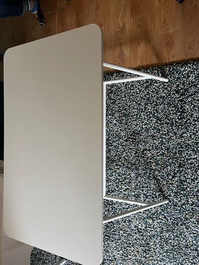 Ikea white table (as good as new)