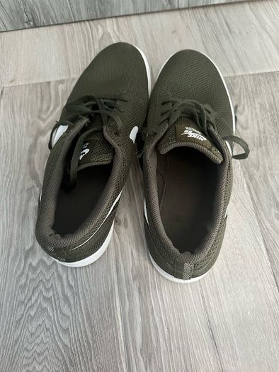 Nike Trainers - UK 9