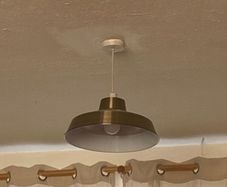Ceiling pendant light