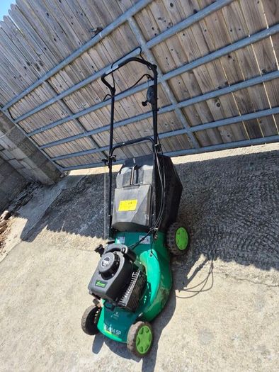Garden line self Drive lawnmower