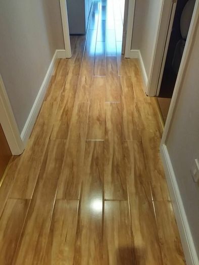 Laying floor Panels