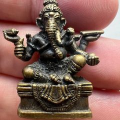 Ganesha bronze Hindu amulet for good luck and success