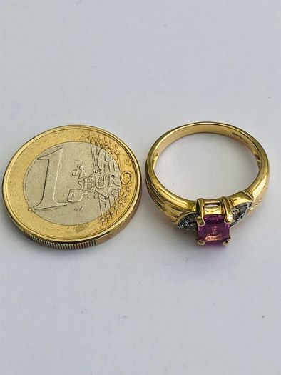 18ct Gold Pink Sapphire & Diamond Ring