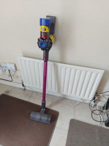 DYSON Cyclone V10 Animal Extra, in excellent condition with charger