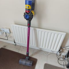 DYSON Cyclone V10 Animal Extra, in excellent condition with charger