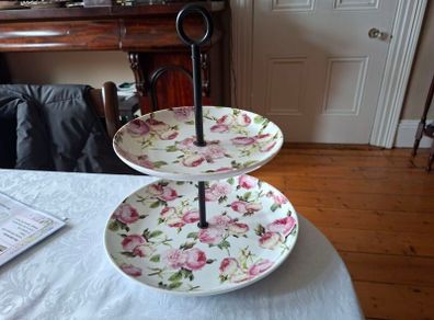 Cake stand