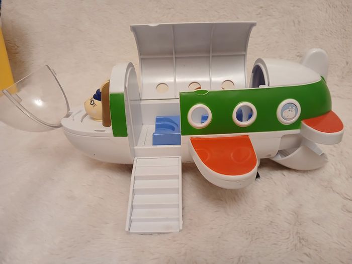 Peppa pig toys plane playground ice cream van scootter