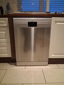 Dish washer