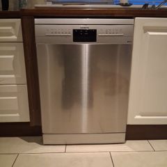 Dish washer