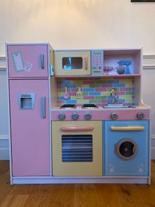 Toy Kitchen large immaculate condition