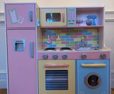 Toy Kitchen large immaculate condition