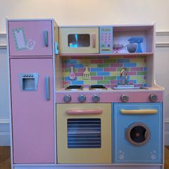 Toy Kitchen large immaculate condition