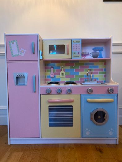 Toy Kitchen large immaculate condition