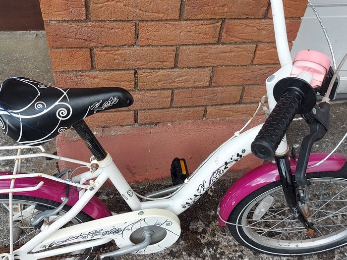 Girls Bike (Kate), 20 Wheels, in Excellent condition