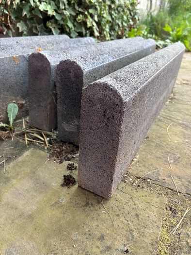 kerbstones