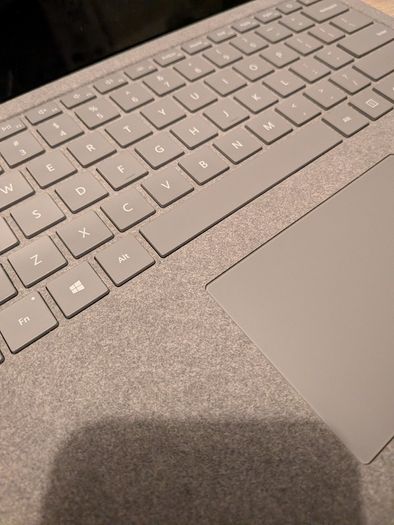 Microsoft Surface Laptop 1 + Genuine Docking station