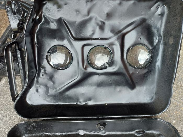 Not too sure what this is, looks like some sort of DRY ICE FOG Light Box