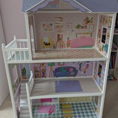 Sadies Dollhouse