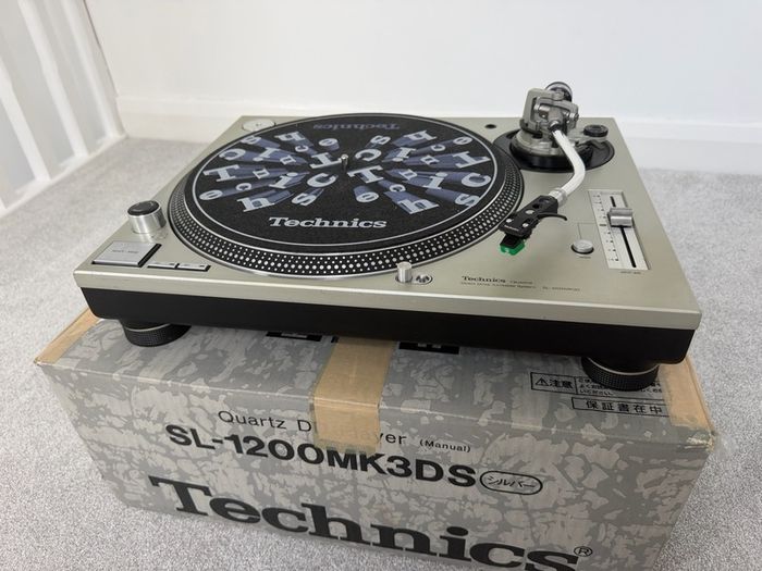 Technics SL1200 mk3Ds