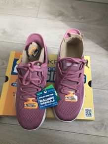 Sketchers Lite Pro size 6