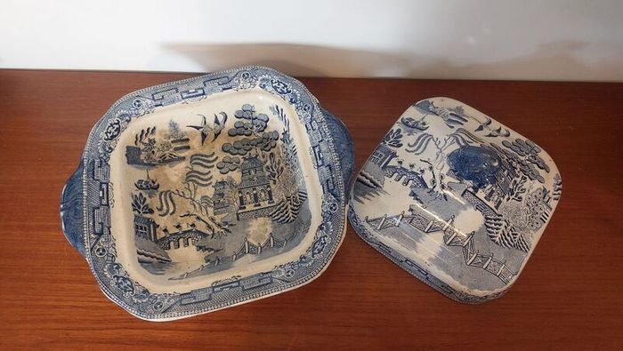 Fabulous Antique Blue and White Transferware Willow Pattern Large Lidded Tureen/Vegetable Dish For Display, Unknown Maker, Most Likely Staffordshire Made