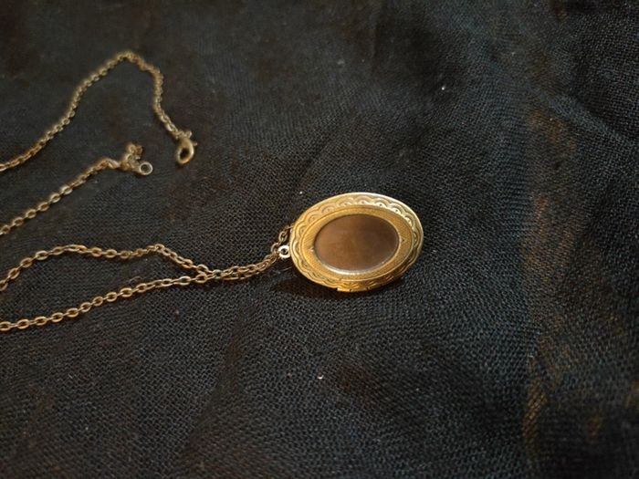 picture frame pendant