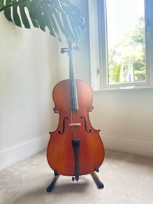 1/2 Size Cello / Excellent Tone / Bow & Soft Case