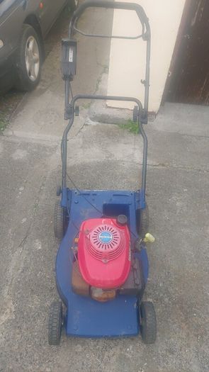 Selfdrive lawnmower for parts or repair