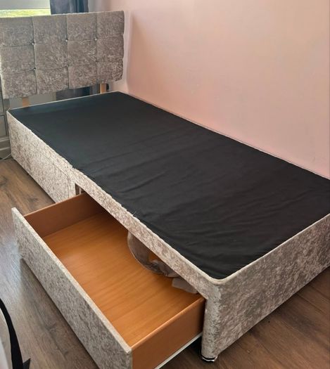 2 single beds