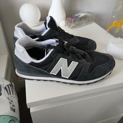 New Balance 373
