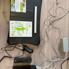Nintendo Wii Black Console + Wii Sports + Wii Fit Plus + Balance Board
