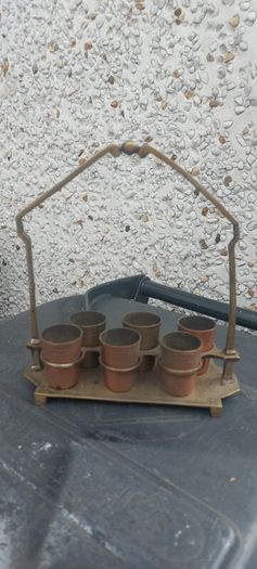 vintage copper ,brass shot rack ,,unusual,,see pictures for condition, used condition, needs a clean ,sold as seen buyer collects or pays postage thank you