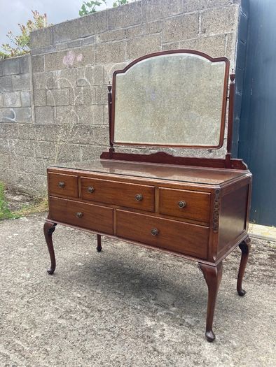 Dressing Table / Vanity Unit - Antique.