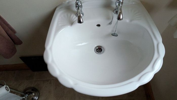Bathroom sink and pedestal