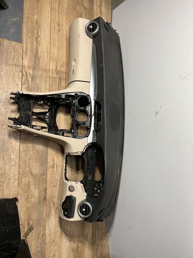 Dashboard Mercedes c class w205 2017 a2l3