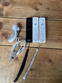 Nintendo wii controllers