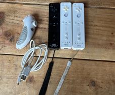 Nintendo wii controllers