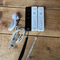 Nintendo wii controllers