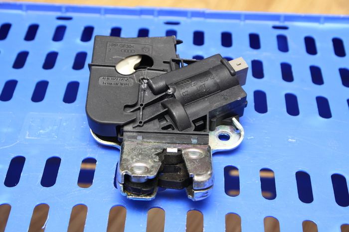 Rear Lid Lock A6C6 2004-2011 4F5827505D