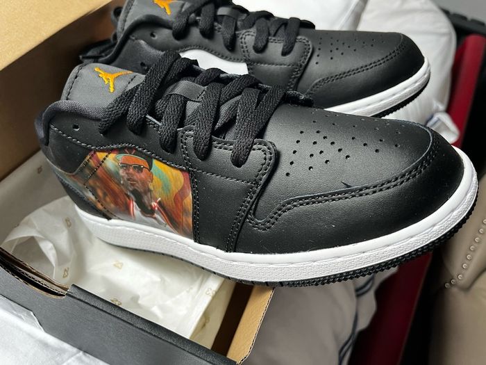 Original Jordan 1 Low Hologram (GS) Size 6 kids - D9497-001