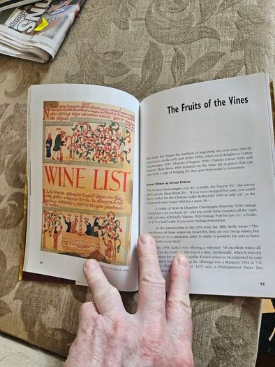 The Book Of Kellys. Compiled By Bill& Vonnie Kelly With Ronan Foster. First Edition Paperback In Good Condition.  See Photos For Same.