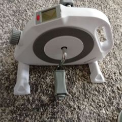 Arm and Leg Trainer/Mini Exercise Bike