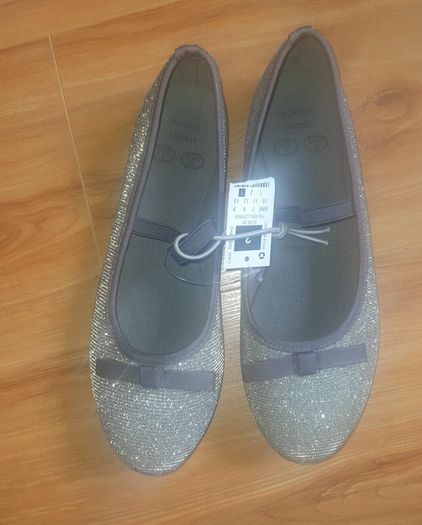 girls sparkly shoes
