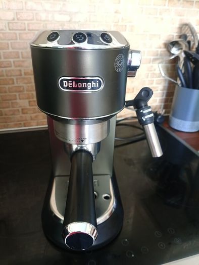 Delonghi Coffee Machine EC685