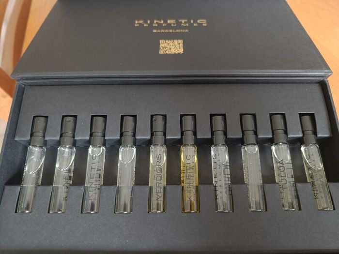 Kinetic perfumes discovery set